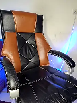 Black-Pearll online show from February 1, 2:56 pm