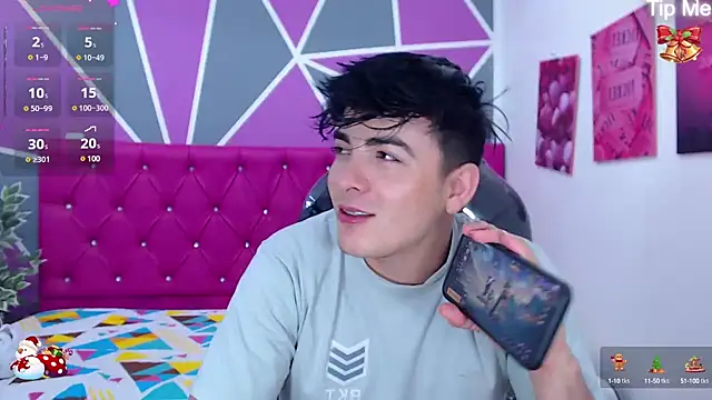 Snapshot of nolan_twink1 chatting on December 15, 12:29 am nolan twink1 online show from December 15, 12:29 am