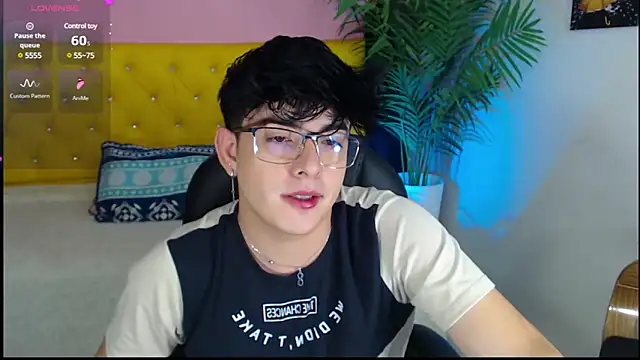 Snapshot of nolan_twink1 chatting on January 9, 5:43 pm nolan twink1 online show from January 9, 5:43 pm