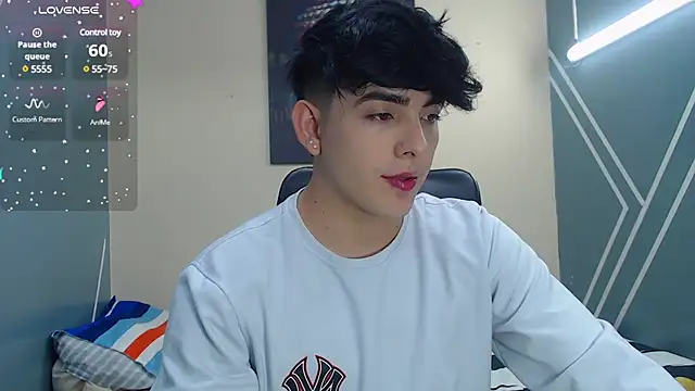 Snapshot of nolan_twink1 chatting on February 12, 5:37 pm nolan twink1 online show from February 12, 5:37 pm