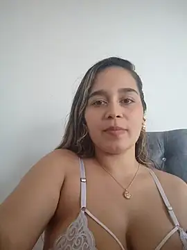 LaurenWelly  online show from February 23, 9:26 pm