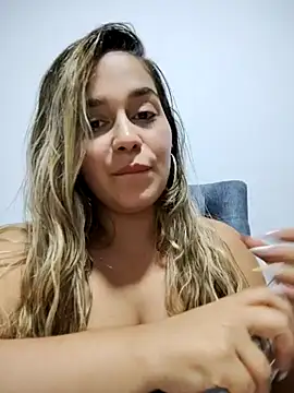 LaurenWelly  online show from March 6, 1:37 am