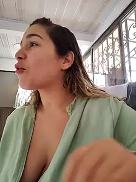 LaurenWelly  online show from March 6, 8:48 pm