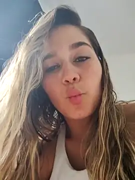 LaurenWelly  online show from March 21, 9:01 pm