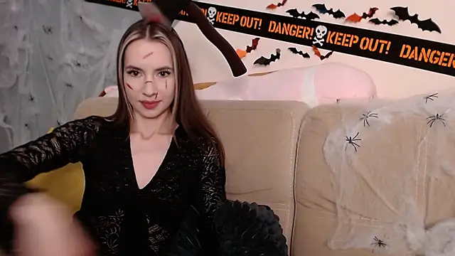 Snapshot of AmbrielHailey chatting on October 31, 10:11 pm AmbrielHailey online show from October 31, 10:11 pm