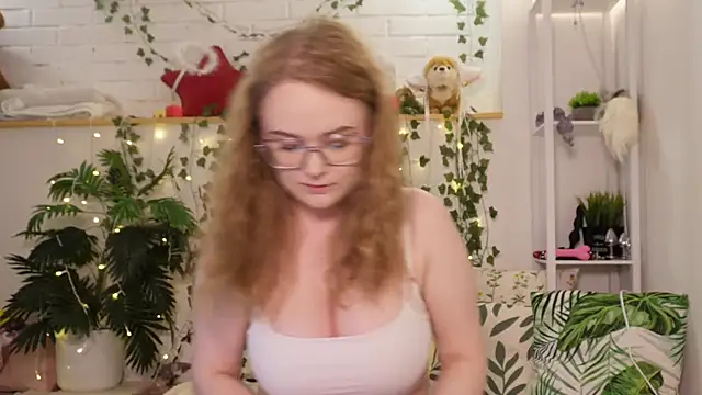 MonicaAsis online show from October 18, 5:57 pm