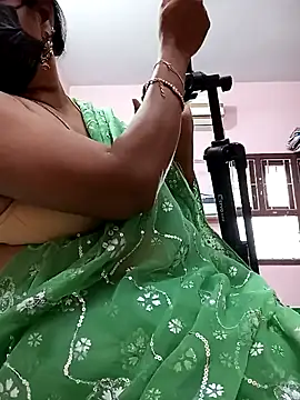 Snapshot of Tamil_sreelekha chatting on January 7, 10:43 am Tamil sreelekha online show from January 7, 10:43 am