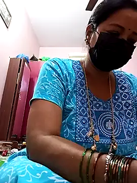 Snapshot of Tamil_sreelekha chatting on February 11, 3:51 pm Tamil sreelekha online show from February 11, 3:51 pm