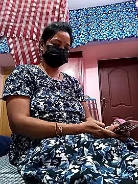 Snapshot of Tamil_sreelekha chatting on November 18, 6:12 pm Tamil sreelekha online show from November 18, 6:12 pm