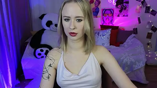 SashaBrooks online show from October 17, 6:10 pm