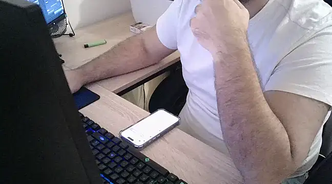 zebymasry online show from December 5, 6:44 pm