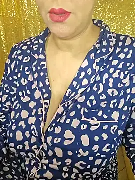 Foxlady2271 online show from December 28, 8:26 am