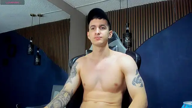 JacksonOlsenn online show from January 24, 11:59 am