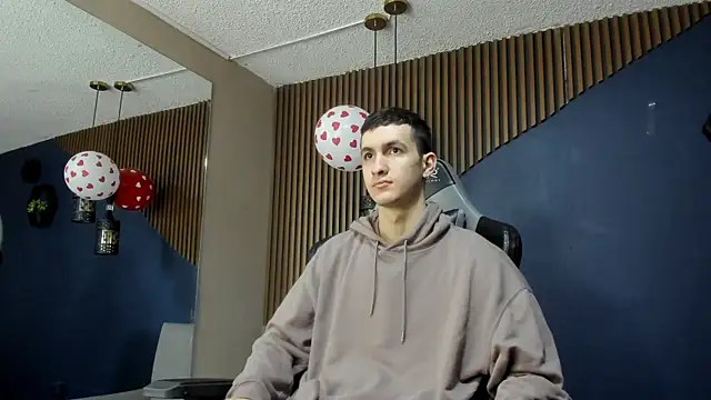 JacksonOlsenn online show from February 17, 12:16 pm