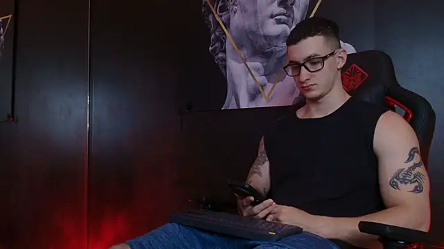 JacksonOlsenn online show from October 17, 8:55 pm