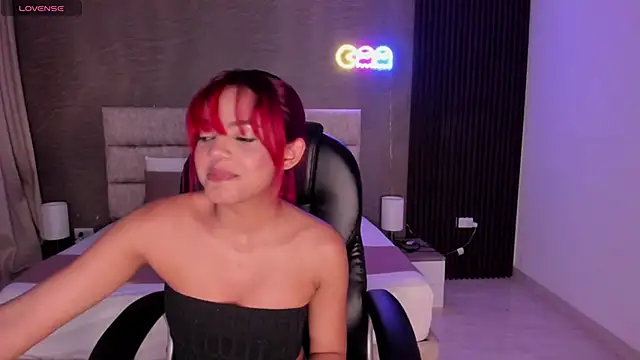 Snapshot of Cristal__adams chatting on September 18, 12:40 pm Cristal adams online show from September 18, 12:40 pm