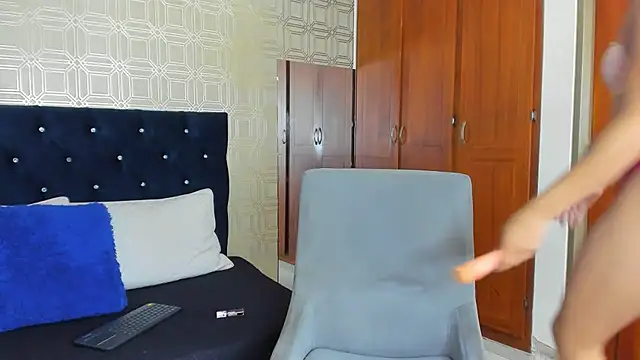 evelyn wine online show from February 11, 12:49 am