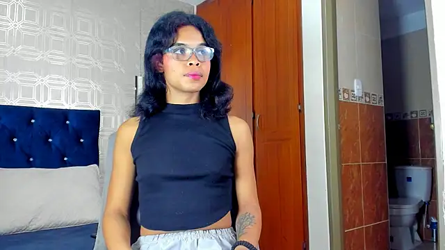 evelyn wine online show from March 4, 8:05 pm