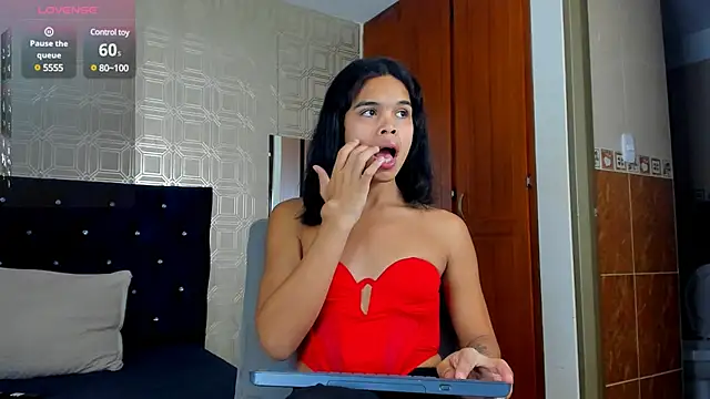 evelyn wine online show from March 14, 8:17 pm