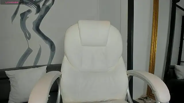 Snapshot of TinaJonnes_ chatting on February 14, 6:19 pm TinaJonnes online show from February 14, 6:19 pm