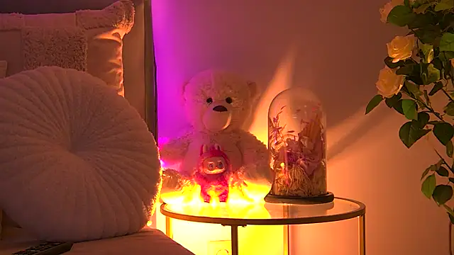 Snapshot of AngeliqueSkye chatting on October 31, 4:13 am AngeliqueSkye online show from October 31, 4:13 am