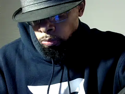 Snapshot of WhiskeyWood_DuhGOD chatting on December 23, 2:13 am WhiskeyWood DuhGOD online show from December 23, 2:13 am