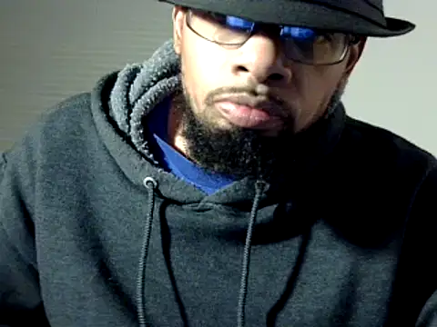 Snapshot of WhiskeyWood_DuhGOD chatting on December 24, 1:59 am WhiskeyWood DuhGOD online show from December 24, 1:59 am