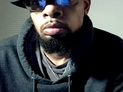 Snapshot of WhiskeyWood_DuhGOD chatting on December 26, 5:37 am WhiskeyWood DuhGOD online show from December 26, 5:37 am