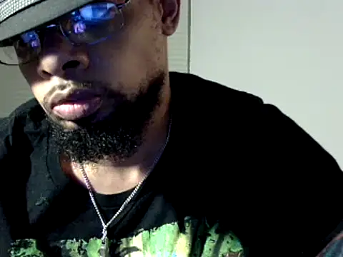 Snapshot of WhiskeyWood_DuhGOD chatting on December 29, 2:27 am WhiskeyWood DuhGOD online show from December 29, 2:27 am