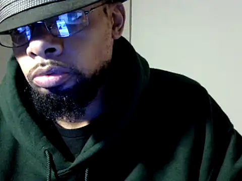 Snapshot of WhiskeyWood_DuhGOD chatting on December 30, 2:31 am WhiskeyWood DuhGOD online show from December 30, 2:31 am