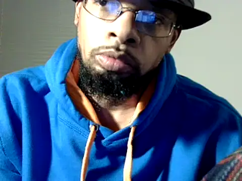 Snapshot of WhiskeyWood_DuhGOD chatting on January 1, 4:29 am WhiskeyWood DuhGOD online show from January 1, 4:29 am