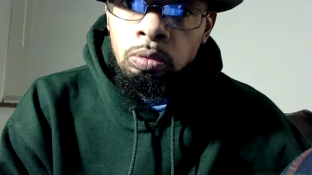 Snapshot of WhiskeyWood_DuhGOD chatting on January 13, 2:18 am WhiskeyWood DuhGOD online show from January 13, 2:18 am