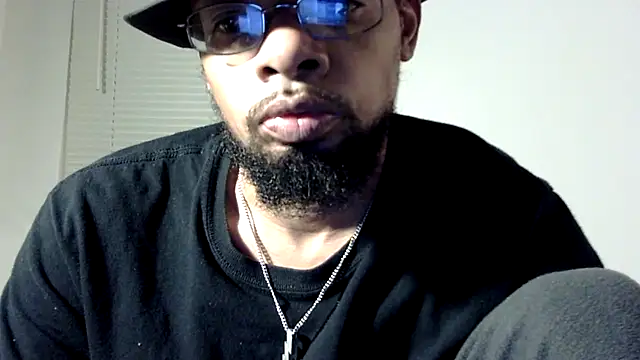 Snapshot of WhiskeyWood_DuhGOD chatting on January 28, 5:22 am WhiskeyWood DuhGOD online show from January 28, 5:22 am