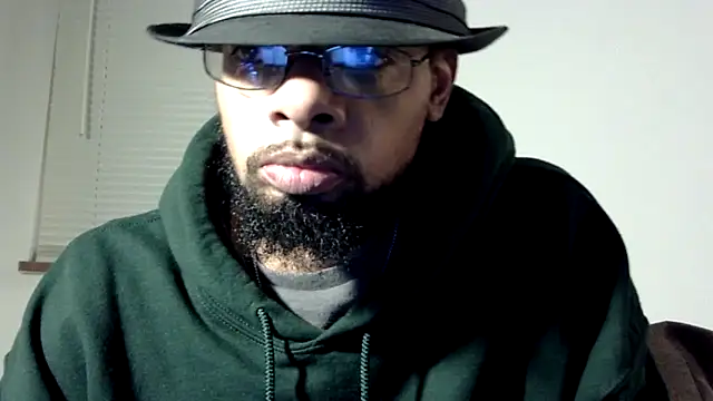 Snapshot of WhiskeyWood_DuhGOD chatting on February 1, 2:26 am WhiskeyWood DuhGOD online show from February 1, 2:26 am