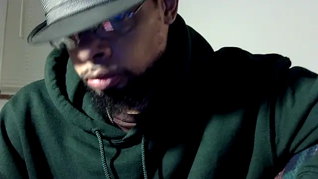 Snapshot of WhiskeyWood_DuhGOD chatting on February 6, 2:22 am WhiskeyWood DuhGOD online show from February 6, 2:22 am