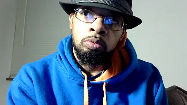 Snapshot of WhiskeyWood_DuhGOD chatting on February 10, 2:08 am WhiskeyWood DuhGOD online show from February 10, 2:08 am