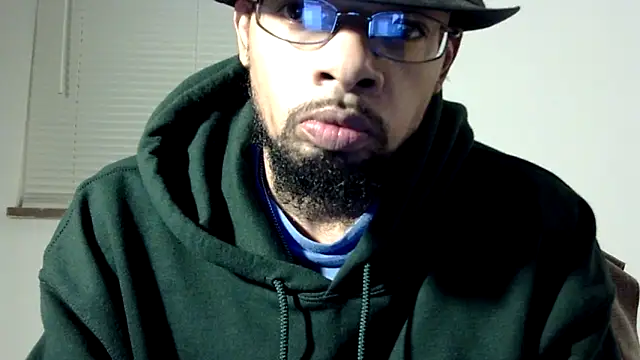 Snapshot of WhiskeyWood_DuhGOD chatting on February 12, 2:35 am WhiskeyWood DuhGOD online show from February 12, 2:35 am