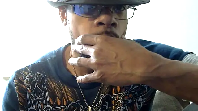 Snapshot of WhiskeyWood_DuhGOD chatting on February 17, 5:43 pm WhiskeyWood DuhGOD online show from February 17, 5:43 pm