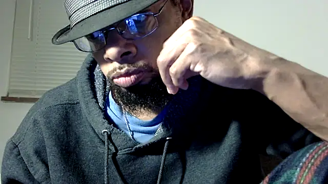 Snapshot of WhiskeyWood_DuhGOD chatting on February 22, 2:17 am WhiskeyWood DuhGOD online show from February 22, 2:17 am