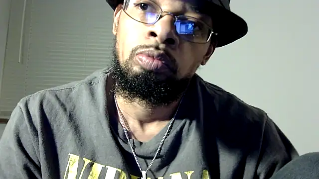 Snapshot of WhiskeyWood_DuhGOD chatting on February 25, 2:25 am WhiskeyWood DuhGOD online show from February 25, 2:25 am