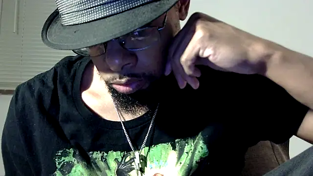 Snapshot of WhiskeyWood_DuhGOD chatting on February 27, 2:21 am WhiskeyWood DuhGOD online show from February 27, 2:21 am