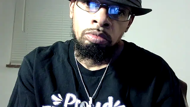 Snapshot of WhiskeyWood_DuhGOD chatting on March 6, 2:19 am WhiskeyWood DuhGOD online show from March 6, 2:19 am