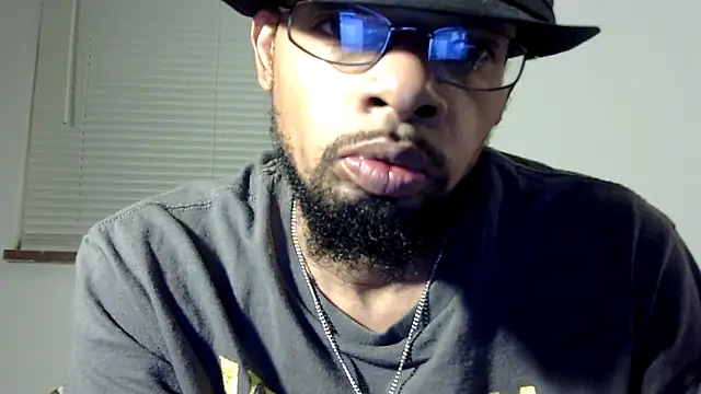Snapshot of WhiskeyWood_DuhGOD chatting on March 10, 1:56 am WhiskeyWood DuhGOD online show from March 10, 1:56 am