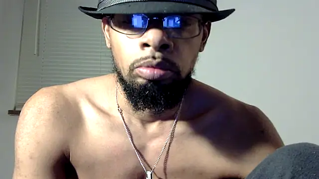 Snapshot of WhiskeyWood_DuhGOD chatting on March 11, 1:26 am WhiskeyWood DuhGOD online show from March 11, 1:26 am