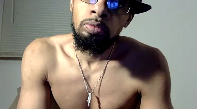 Snapshot of WhiskeyWood_DuhGOD chatting on March 14, 1:59 am WhiskeyWood DuhGOD online show from March 14, 1:59 am