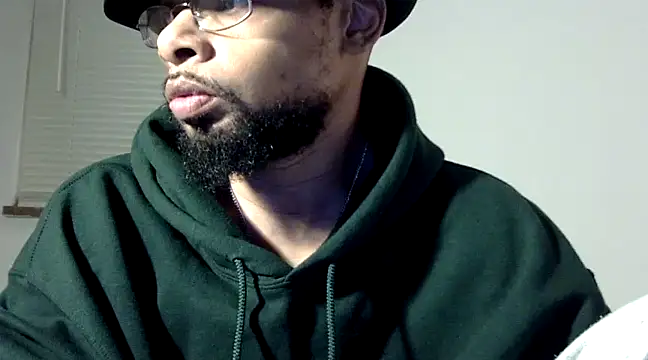 Snapshot of WhiskeyWood_DuhGOD chatting on March 17, 1:57 am WhiskeyWood DuhGOD online show from March 17, 1:57 am