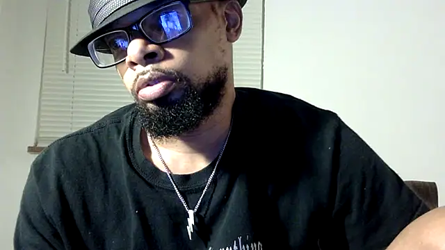 Snapshot of WhiskeyWood_DuhGOD chatting on September 22, 1:18 am WhiskeyWood DuhGOD online show from September 22, 1:18 am