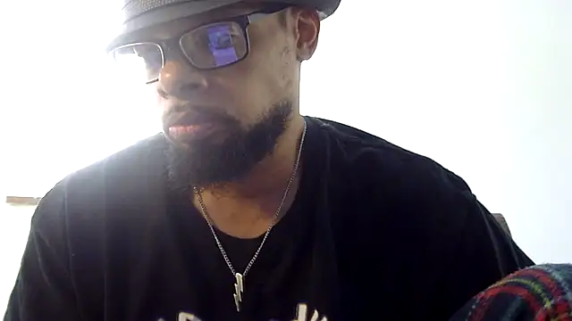 Snapshot of WhiskeyWood_DuhGOD chatting on October 17, 5:04 pm WhiskeyWood DuhGOD online show from October 17, 5:04 pm