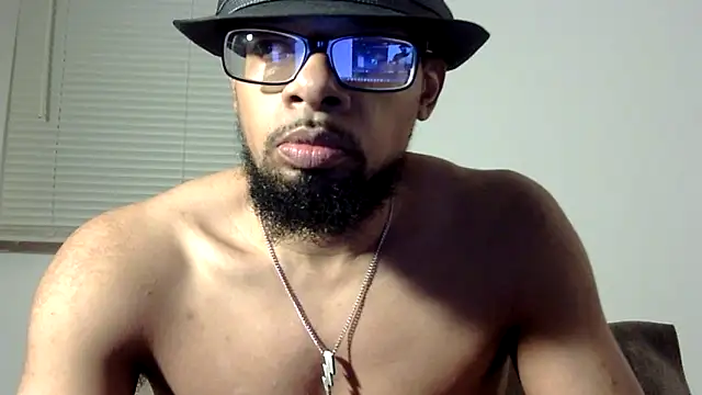 Snapshot of WhiskeyWood_DuhGOD chatting on October 19, 1:06 am WhiskeyWood DuhGOD online show from October 19, 1:06 am