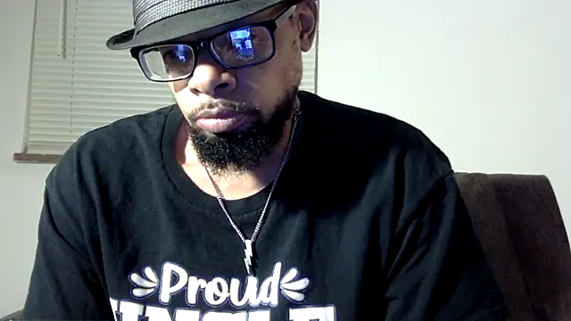 Snapshot of WhiskeyWood_DuhGOD chatting on October 20, 1:17 am WhiskeyWood DuhGOD online show from October 20, 1:17 am